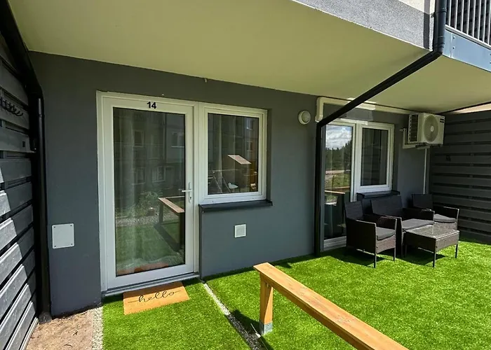 14 Nina - Debina アパート