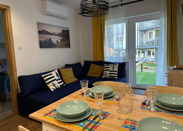 アパート 14 Nina - Debina